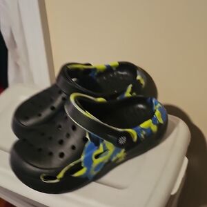 Kids Black and Blue Clogs